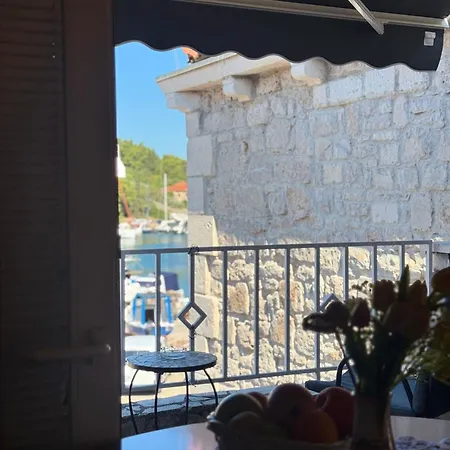 Apartment Ducina Milna (Brac)
